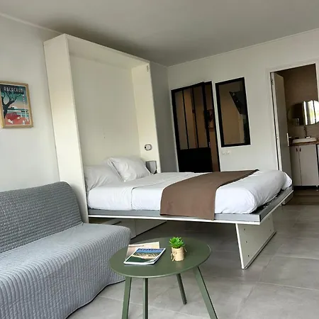 Face / Centre Apartman *