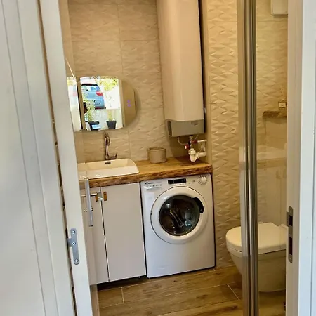 Face / Centre Lägenhet