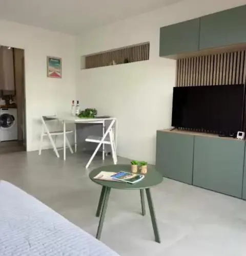 Face / Centre Apartment *